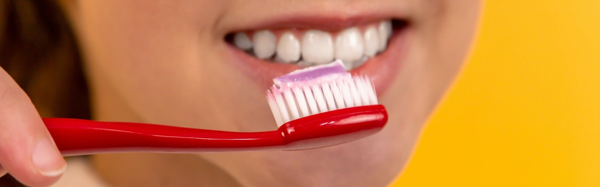 CARIE AI DENTI DA LATTE: COME COMPORTARSI?